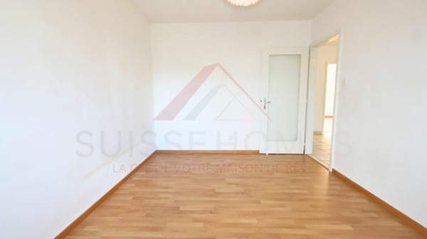 Marly - Appartement 3.5 pièces rénové avec balcon ensoleillé et vue verdoyante 11