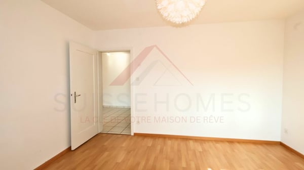 Marly - Appartement 3.5 pièces rénové avec balcon ensoleillé et vue verdoyante 12