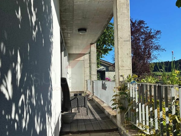 Charmantes 6.5-Zimmer-Einfamilienhaus mit Erdwärme, Doppelgarage und grosszügigem Raumangebot 3