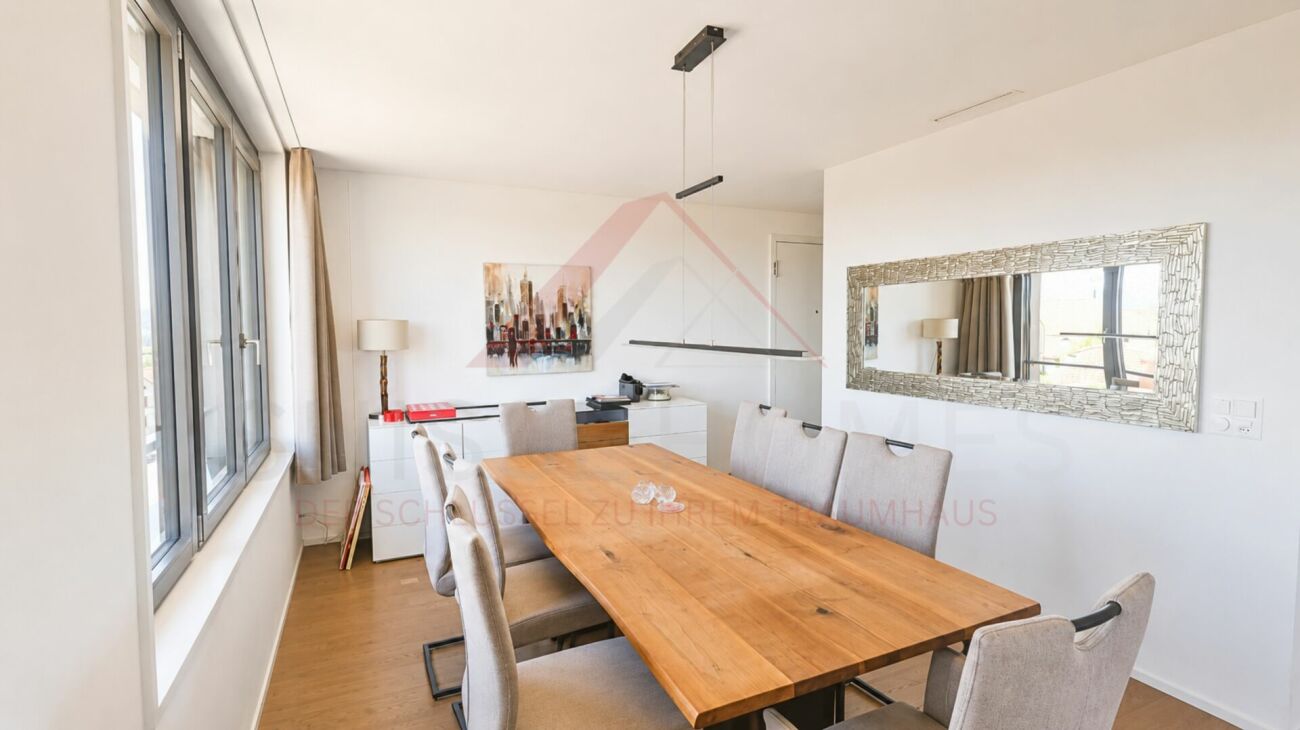 Exklusive 5.5 Zimmer Maisonette mit Designküche, Loggia und Minergie Standard
