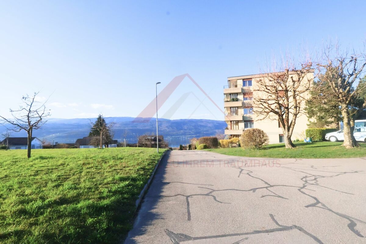 Traumhafte Seesicht am Bielersee  8.5 Zimmer Haus mit Pool und 1'443 m² Grundstück