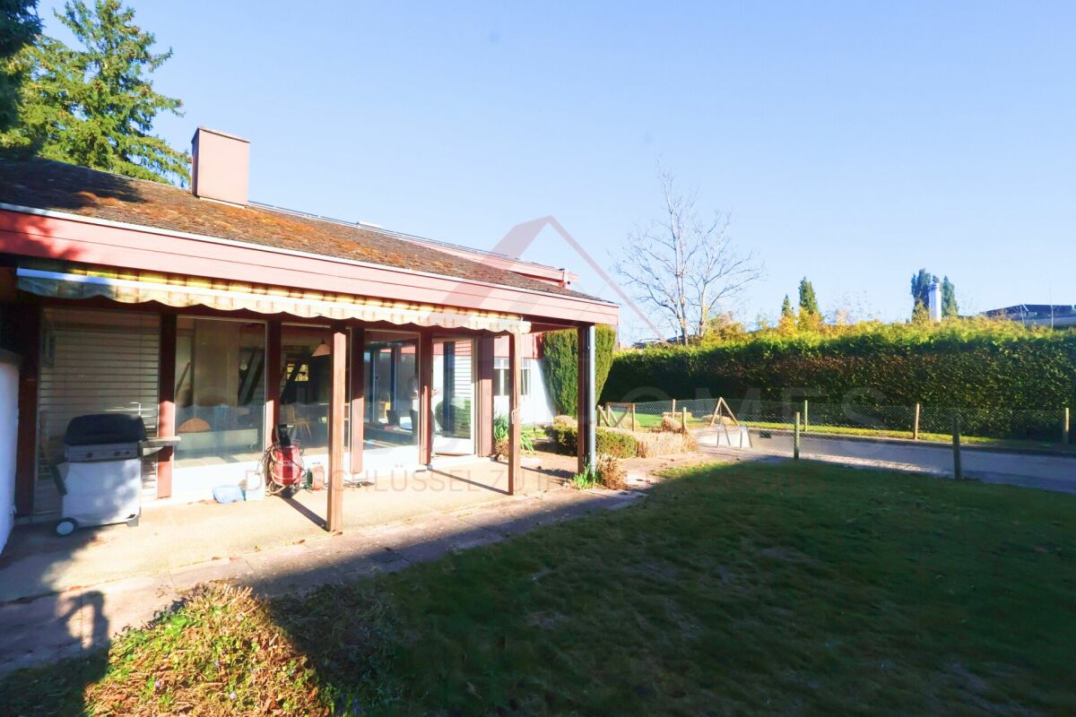 Traumhafte Seesicht am Bielersee  8.5 Zimmer Haus mit Pool und 1'443 m² Grundstück