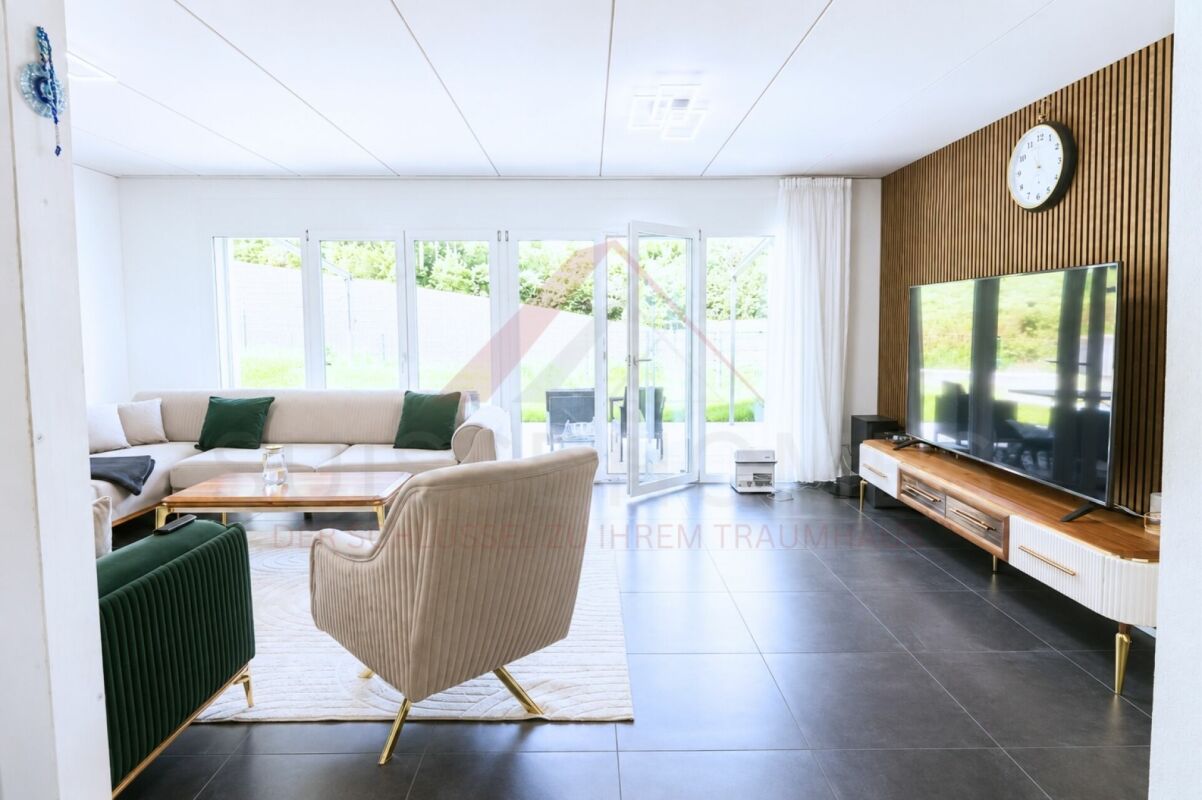Wohnen wie in den Ferien - Modernes 5.5 Zimmer Reihenhaus mit Pool