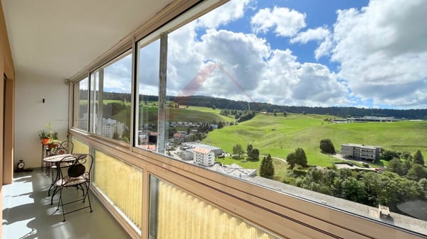 Vue panoramique exceptionnelle - Magnifique 3.5 pièces avec loggia habitable 2