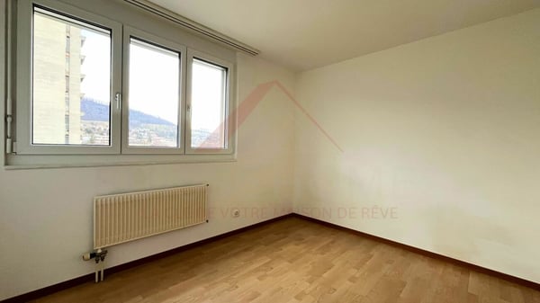 Vue panoramique exceptionnelle - Magnifique 3.5 pièces rénové à Delémont 9