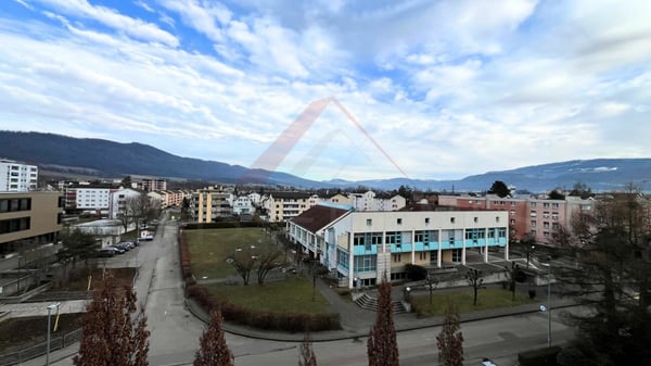 Vue panoramique exceptionnelle - Magnifique 3.5 pièces rénové à Delémont 1