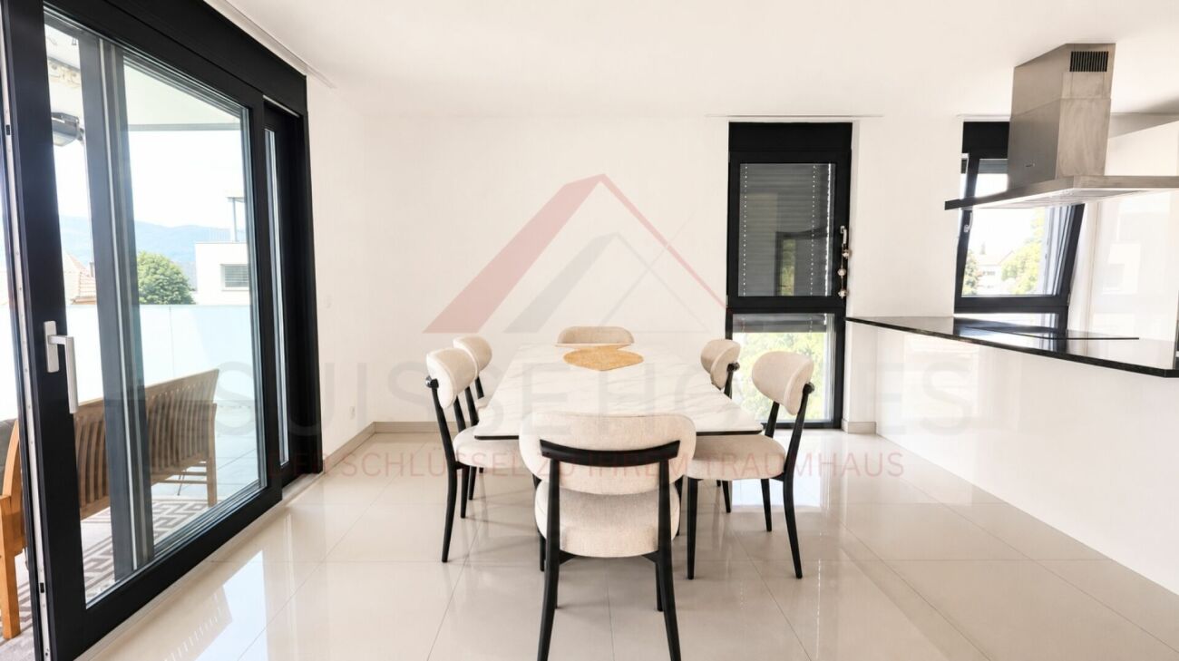 150 m² Wohnfläche | Helle 4.5 Zimmer Wohnung mit 2 Balkonen und Lift