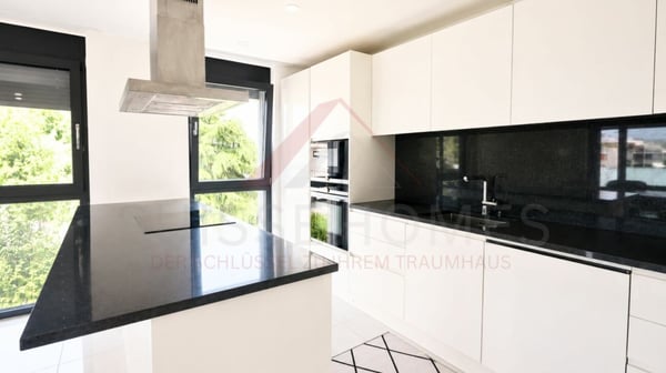 150 m² Wohnfläche | Helle 4.5 Zimmer Wohnung mit 2 Balkonen und Lift 8