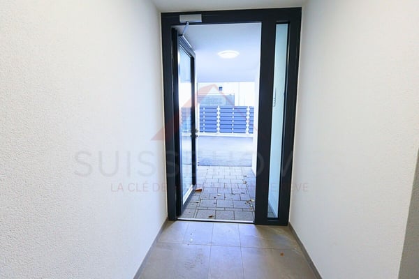 Vivre avec style : superbe appartement de 4.5 pièces à Düdingen avec de beaux volumes 7