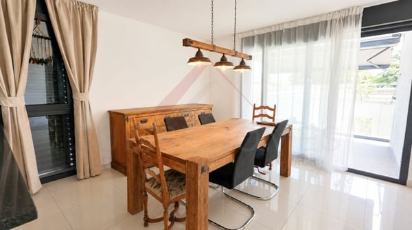 Familienparadies in Studen - 4.5 Zimmer Wohnung mit 2 Balkonen und über 158 m² Wohnfläche 5
