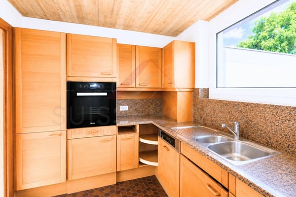 Traumhafte Seesicht am Bielersee  8.5 Zimmer Haus mit Pool und 1'443 m² Grundstück 10
