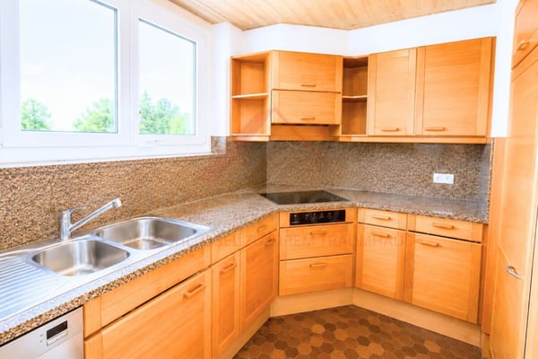 Traumhafte Seesicht am Bielersee  8.5 Zimmer Haus mit Pool und 1'443 m² Grundstück 9