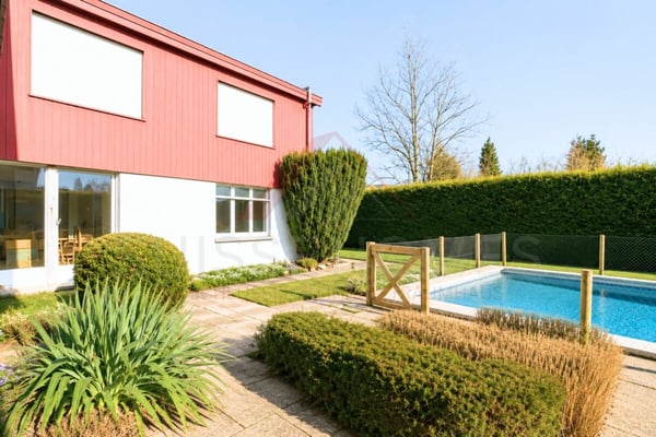 Traumhafte Seesicht am Bielersee  8.5 Zimmer Haus mit Pool und 1'443 m² Grundstück 2