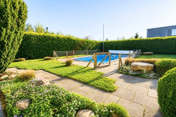 Traumhafte Seesicht am Bielersee  8.5 Zimmer Haus mit Pool und 1'443 m² Grundstück 20