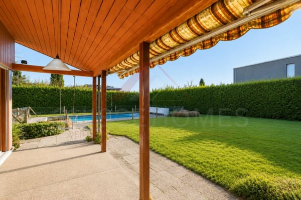 Traumhafte Seesicht am Bielersee  8.5 Zimmer Haus mit Pool und 1'443 m² Grundstück 8