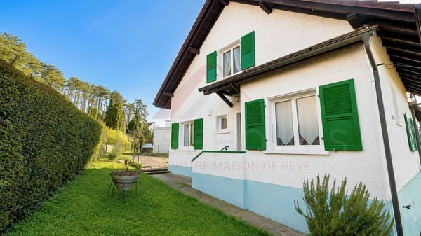Maison de charme avec vue panoramique sur le château et deux belles terrasses 2
