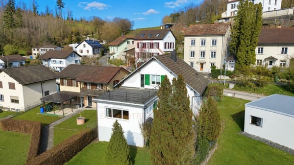 Maison de charme avec vue panoramique sur le château et deux belles terrasses 1