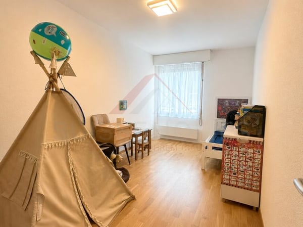 Wohnen über den Dächern von Burgdorf - Helle 3.5 Zimmer Wohnung mit Aussicht 10