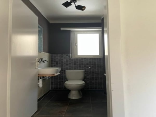 Charmante 5.5-Zimmer-Wohnung - stilvoll renoviert und mit Balkon in ruhiger Lage 6