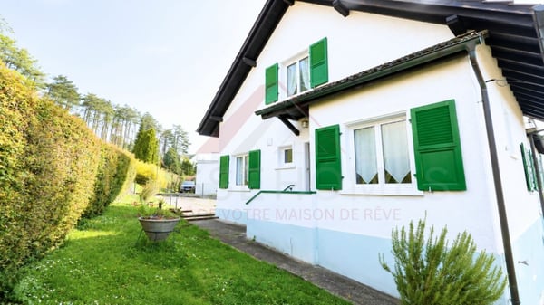 Maison de charme avec vue panoramique sur le château et deux belles terrasses 18
