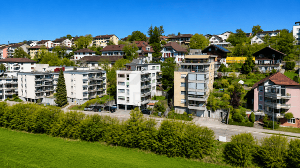 5.5 Zimmer für CHF 830'000.- | modernisiert, Lift & sofort bezugsbereit 15