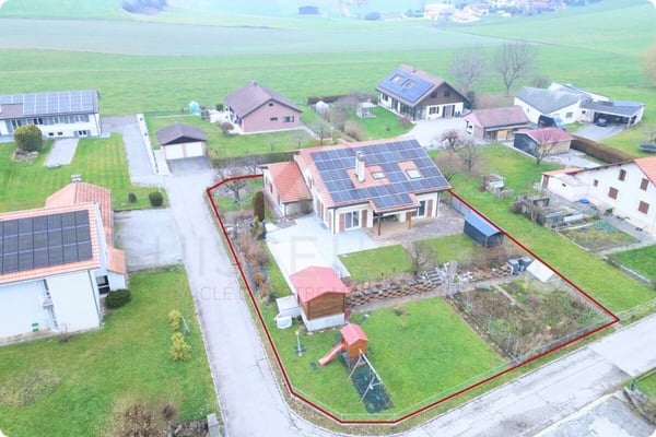 Maison familiale d'exception avec piscine, sauna et grand jardin à La Brillaz 2