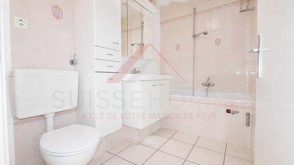 Marly - Appartement 5.5 pièces rénové avec balcon ensoleillé et vue verdoyante 18
