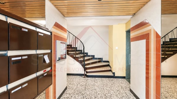 Marly - Appartement 5.5 pièces rénové avec balcon ensoleillé et vue verdoyante 4