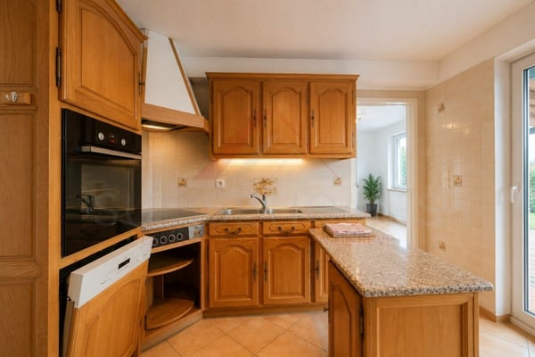 Maison familiale d'exception avec piscine, sauna et grand jardin à La Brillaz 8