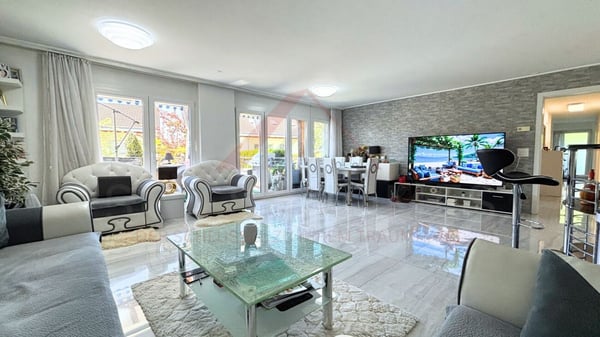 Traumhafte Seesicht über dem Vierwaldstättersee | Exklusive 2.5-Zimmer-Wohnung mit 35 m² Terrasse 2