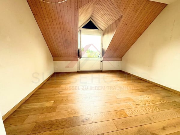 Grosszügige 4.5-Zimmer-Maisonettewohnung mit Galerie und Cheminée in 8603 Schwerzenbach 8
