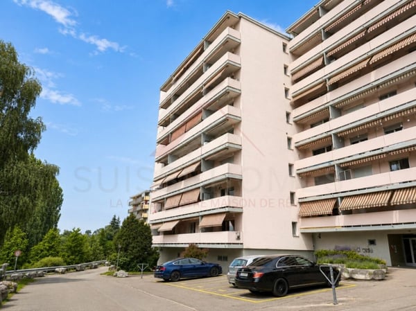 Magnifique appartement de 2.5 pièces rénové au coeur de Fribourg 2