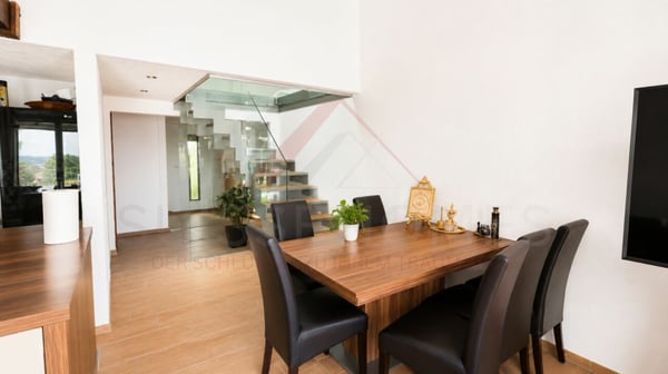 Grosszügiges 7-Zimmer-Einfamilienhaus mit Dachterrasse in Bannwil 4
