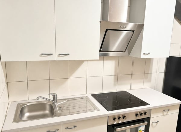 Vielseitiges Wohn- und Geschäftshaus mit Restaurant, Saal und zwei Wohnungen in Mülchi 10