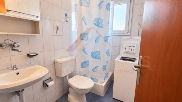 Charmantes 5.5-Zimmer-Chalet mit 2 Wohneinheiten, Schwedenöfen & riesigem Gartentraum in Plasselb 11
