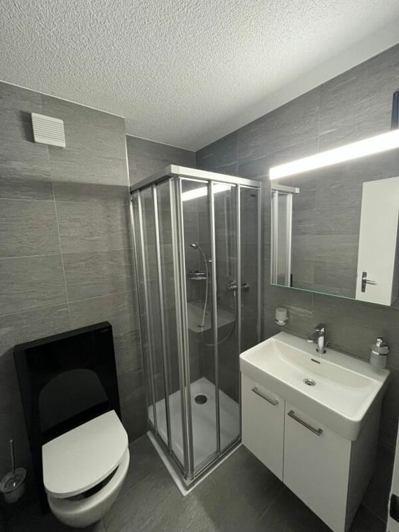 Zur Vermietung steht ein neuwertiges Studio mit 18 m² 3