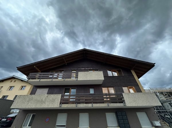 Zur Vermietung steht ein neuwertiges Studio mit 18 m² 4