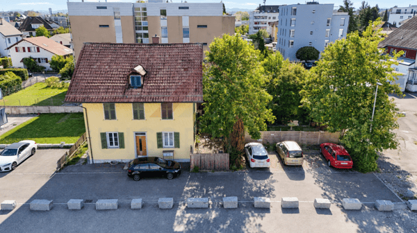 Attraktives Sanierungsobjekt im Zentrum von Derendingen: Mehrfamilienhaus mit 3 Wohneinheiten & viel Entwicklungspotenzial 2