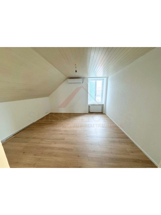 Attraktive 2.5-Zimmer-Dachwohnung mit Klimaanlage in Selzach - Erstbezug nach Renovation 4