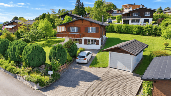 Ein Chalet, zwei Wohneinheiten, unzählige Möglichkeiten - mit traumhaftem Garten