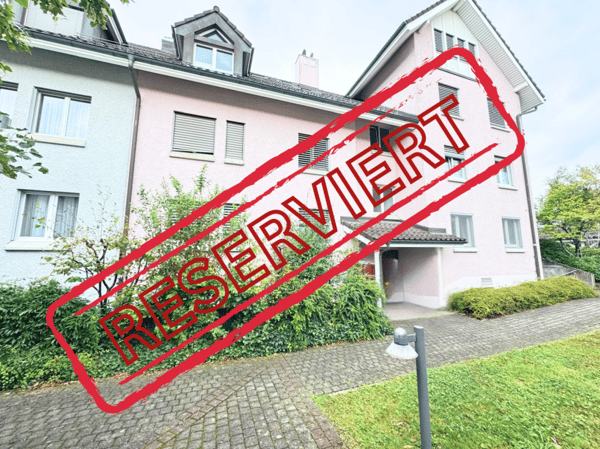 Wohnen auf zwei Ebenen - 4.5-Zimmer-Maisonette mit Galerie & Cheminée