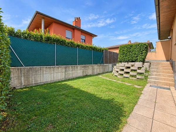 STABIO VILLA BIFAMILIARE CON GIARDINO 12