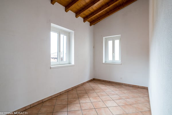 MENDRISIO 3.5 LOCALI TRAVI A VISTA 10