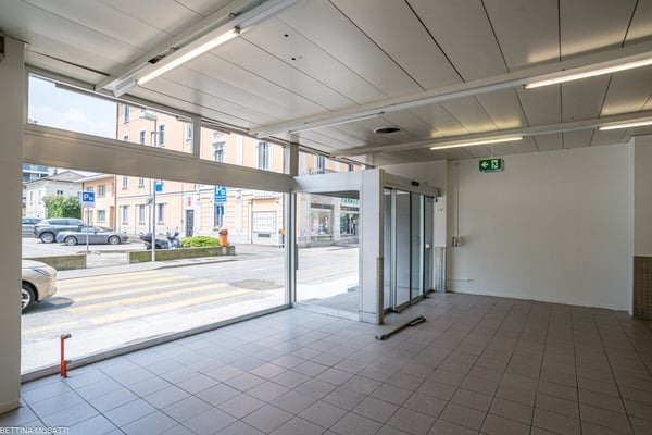 CHIASSO - SPAZIO COMMERCIALE IL TUO PROSSIMO BUSINESS INIZIA DA QUI 3
