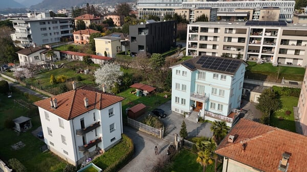 MENDRISIO CENTRO  VENDITA IN BLOCCO COMPENDIO IMMOBILIARE CON POTENZI 5