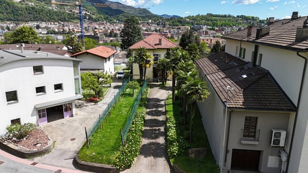 RANCATE- CASA BIFAMILIARE CON STALLA, AMPIO TERRENO EDIFICABILE 3