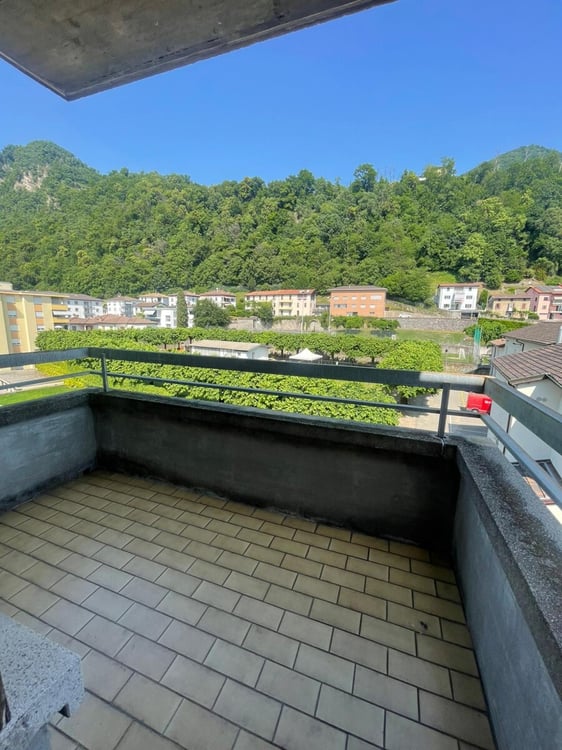 MENDRISIO ATTICO CON VISTA IN CENTRO 10