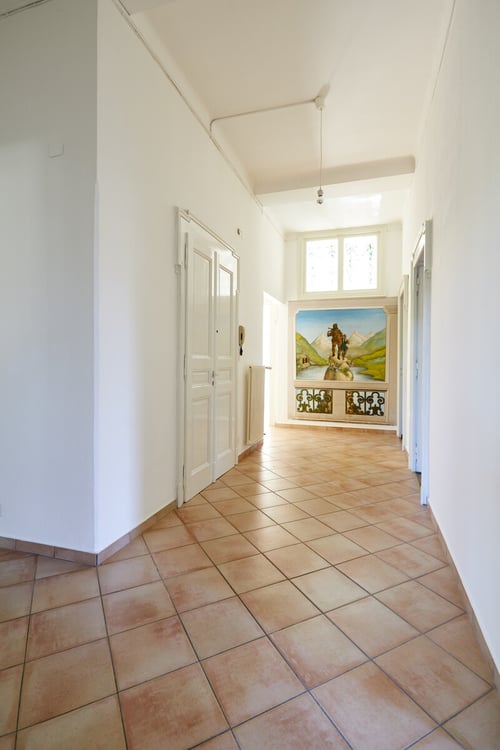 MENDRISIO UFFICIO DI 180 MQ IN VILLA 3