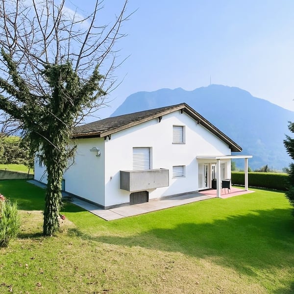 COLLINA DORO ELEGANTE VILLA PANORAMICA IN POSIZIONE PRIVILEGIATA 2