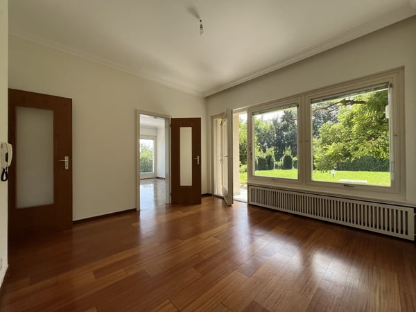 STABIO IMMERSA NEL VERDE DELLE VIGNE, UNA DIMORA ISPIRATA AL BAUHAUS 8